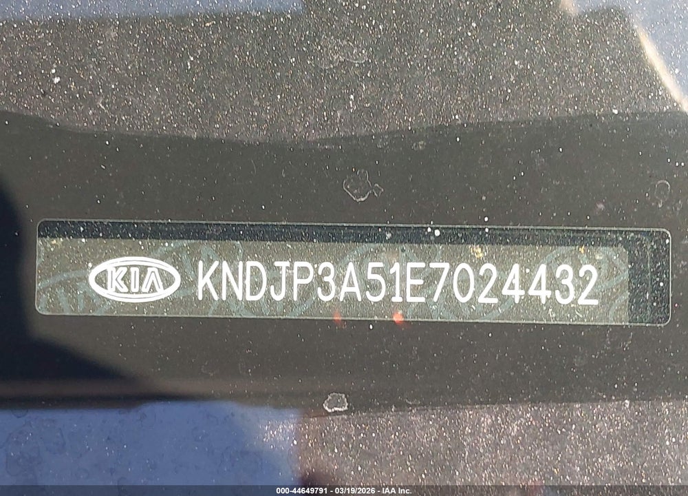 2014 KIA SOUL + VIN: KNDJP3A51E7024432