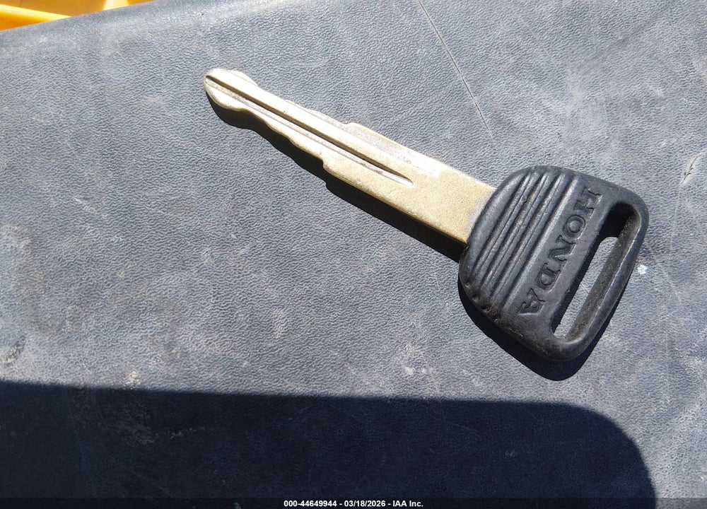 1995 HONDA CIVIC CX VIN: 2HGEH2359SH523843