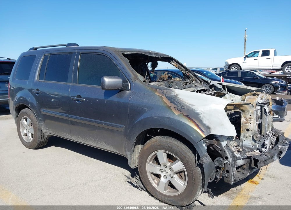 2010 HONDA PILOT EX-L VIN: 5FNYF3H65AB015219