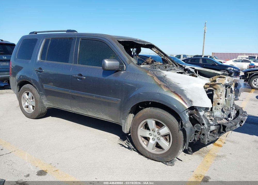 2010 HONDA PILOT EX-L VIN: 5FNYF3H65AB015219