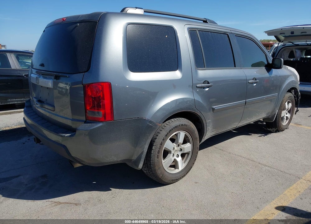 2010 HONDA PILOT EX-L VIN: 5FNYF3H65AB015219
