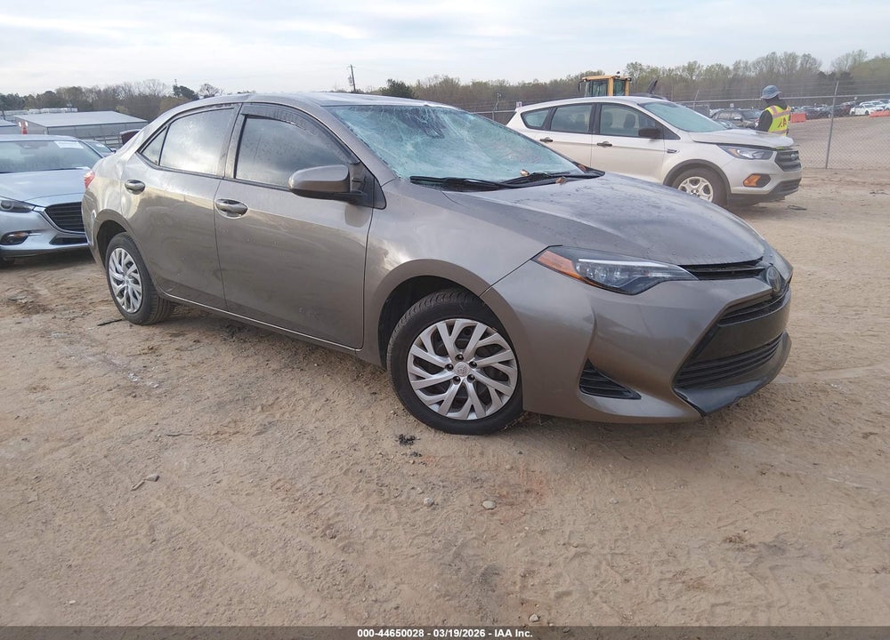 2018 TOYOTA COROLLA LE VIN: 2T1BURHE2JC089255