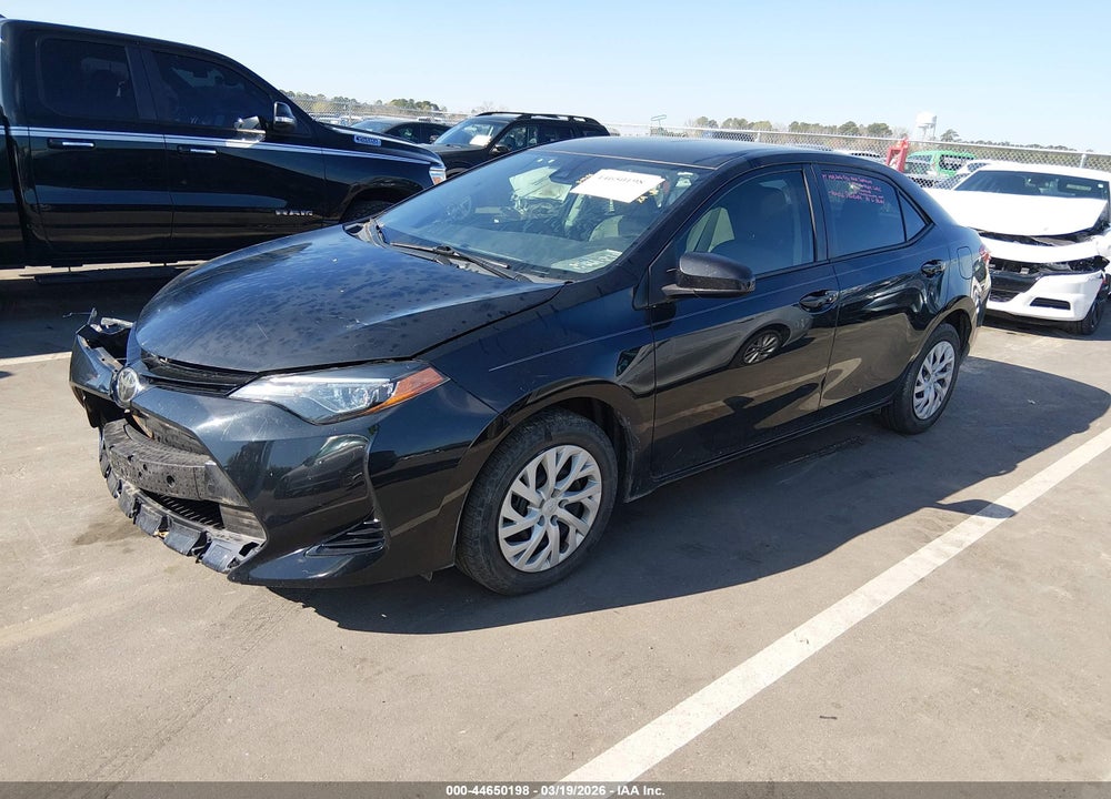 2018 TOYOTA COROLLA LE VIN: 5YFBURHE9JP803950