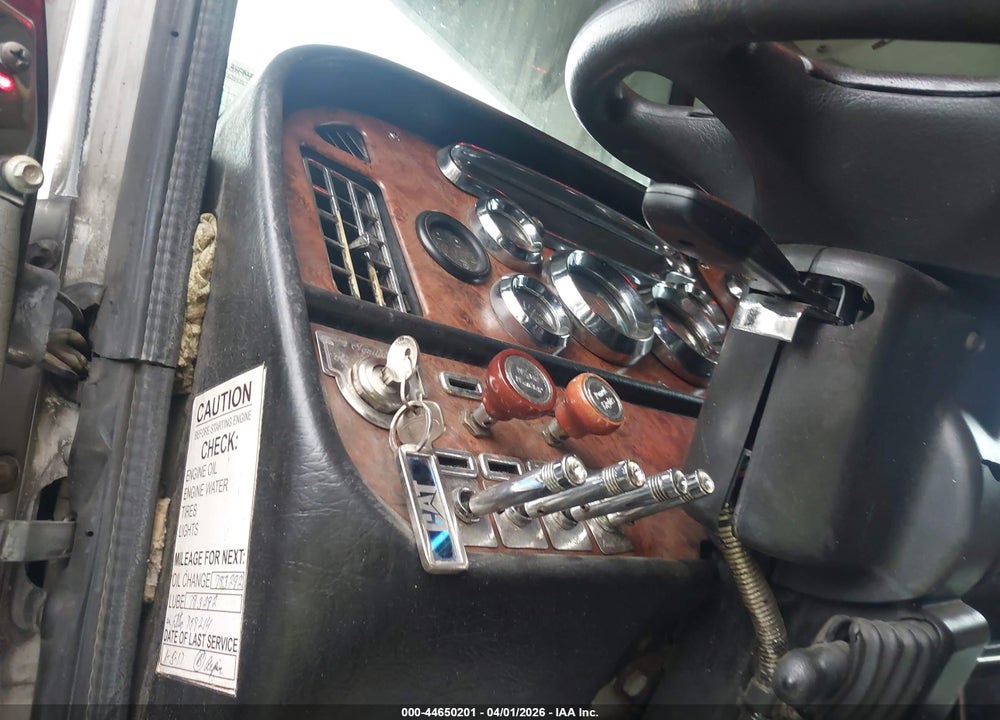 2005 PETERBILT 379 VIN: 1XP5DB9X05D832720
