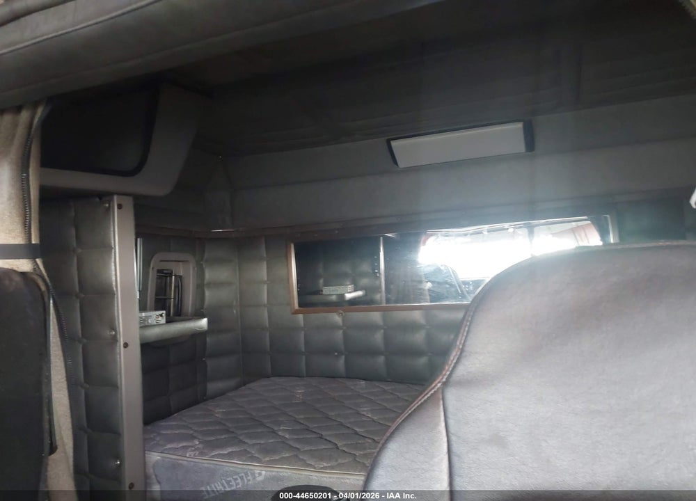 2005 PETERBILT 379 VIN: 1XP5DB9X05D832720
