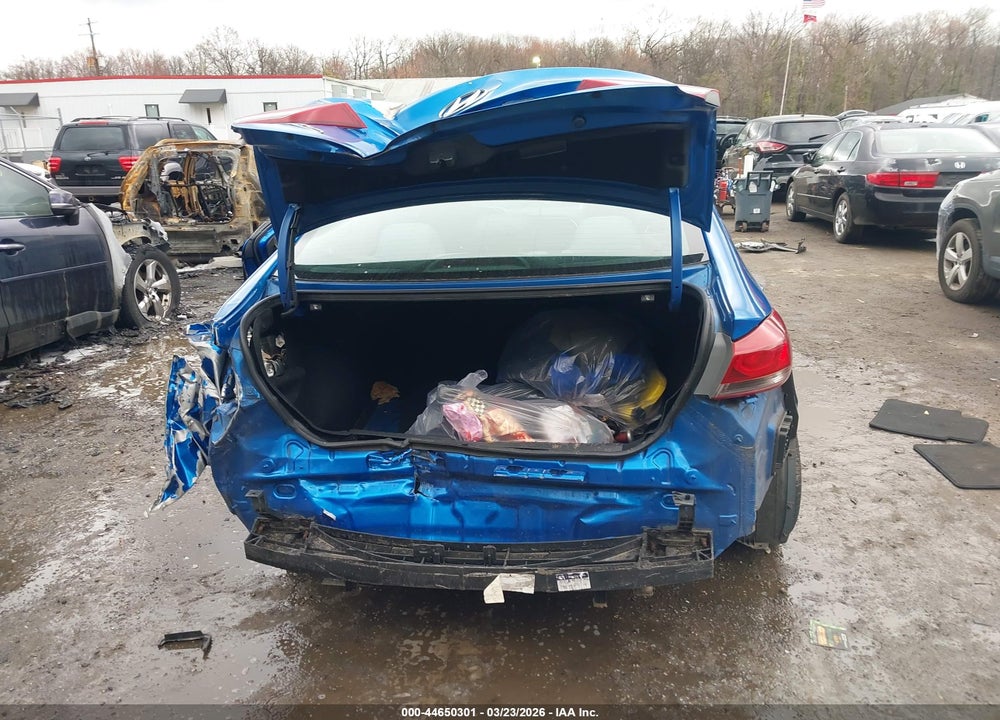 2018 HYUNDAI ELANTRA SE VIN: 5NPD74LF5JH220050