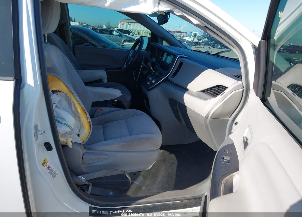 2017 TOYOTA SIENNA LE 8 PASSENGER VIN: 5TDKZ3DC9HS799855
