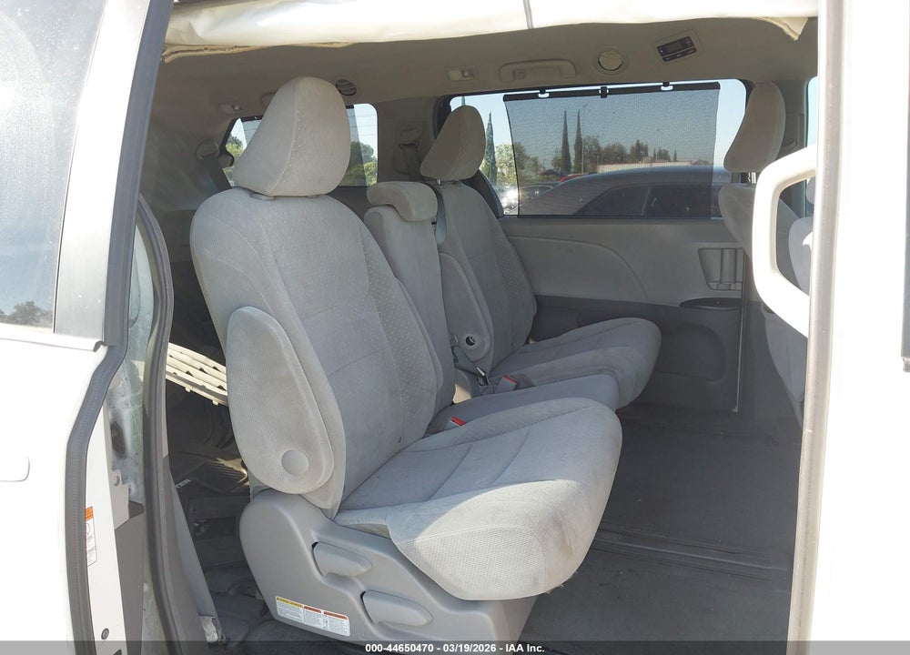 2017 TOYOTA SIENNA LE 8 PASSENGER VIN: 5TDKZ3DC9HS799855