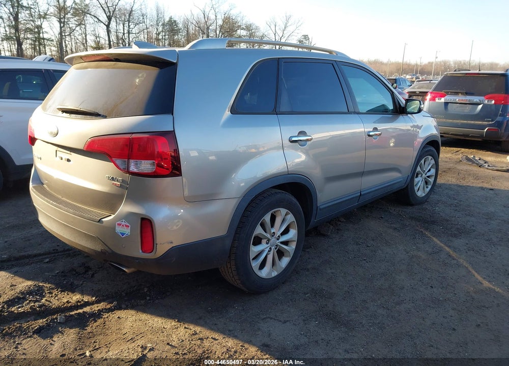 2015 KIA SORENTO EX V6 VIN: 5XYKU4A75FG550832