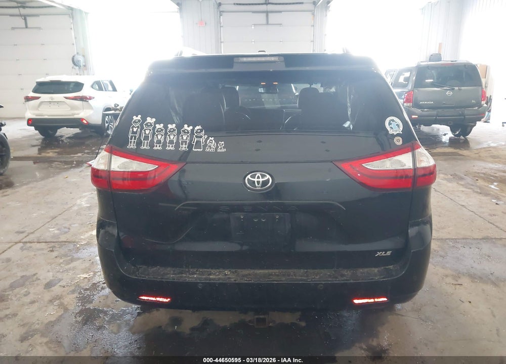 2015 TOYOTA SIENNA XLE PREMIUM 8 PASSENGER VIN: 5TDYK3DC9FS687259