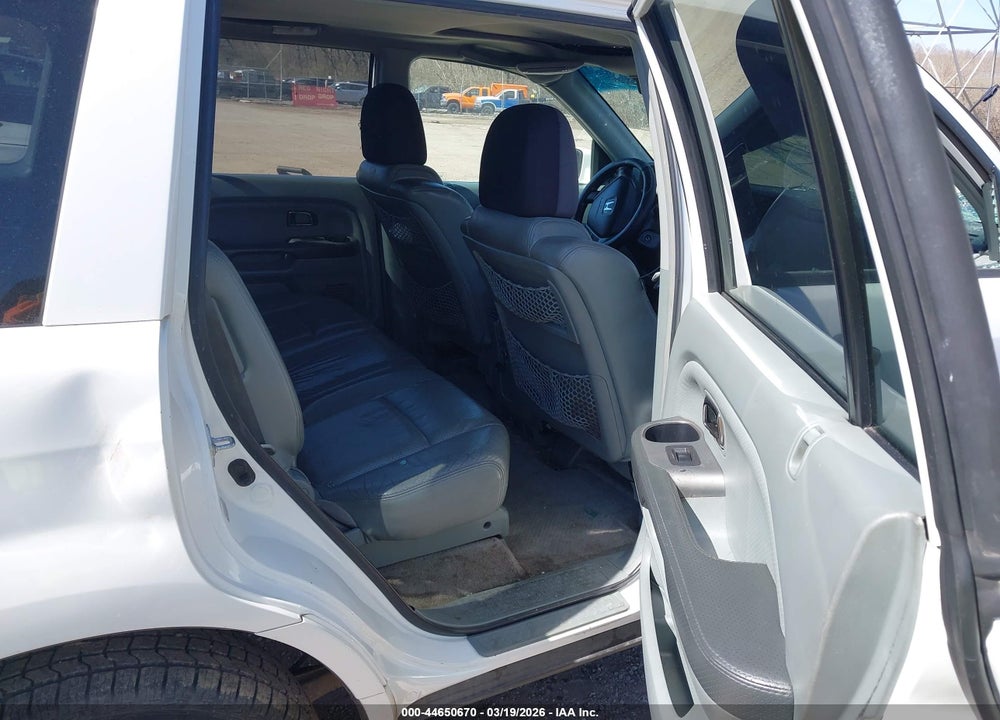 2005 HONDA PILOT EX-L VIN: 5FNYF18535B037141