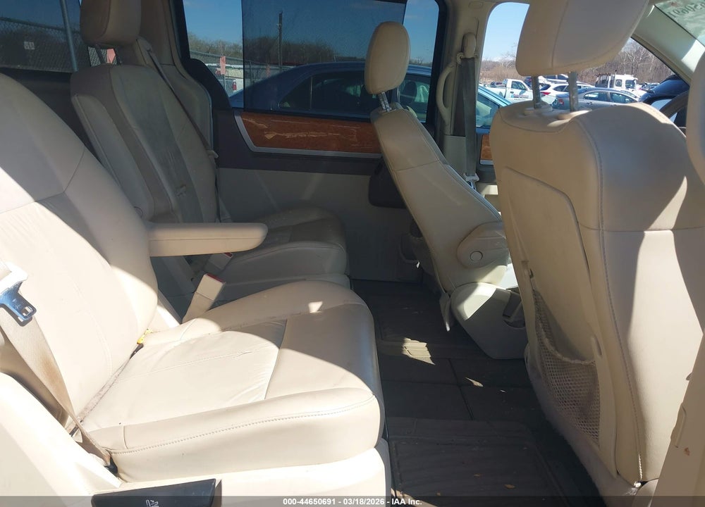 2010 CHRYSLER TOWN & COUNTRY LIMITED VIN: 2A4RR6DX5AR138075