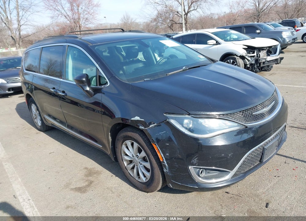 2017 CHRYSLER PACIFICA TOURING-L VIN: 2C4RC1BG6HR565854