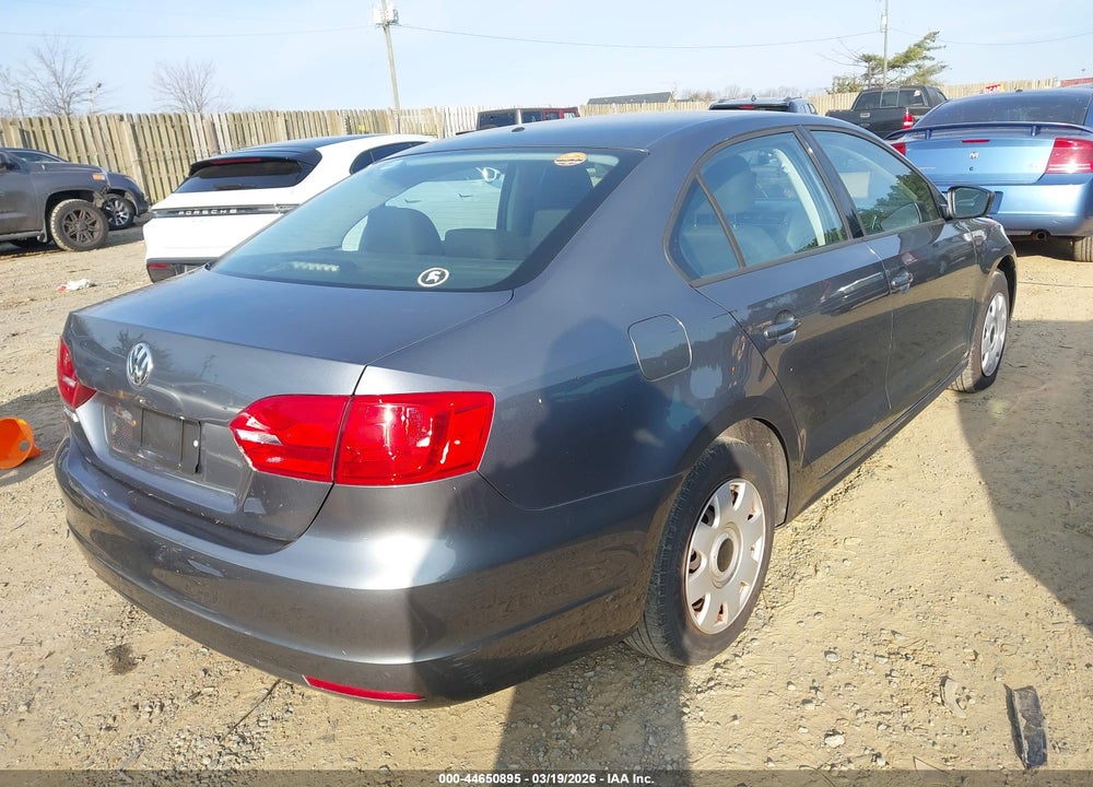 2014 VOLKSWAGEN JETTA 2.0L S VIN: 3VW2K7AJ1EM256040