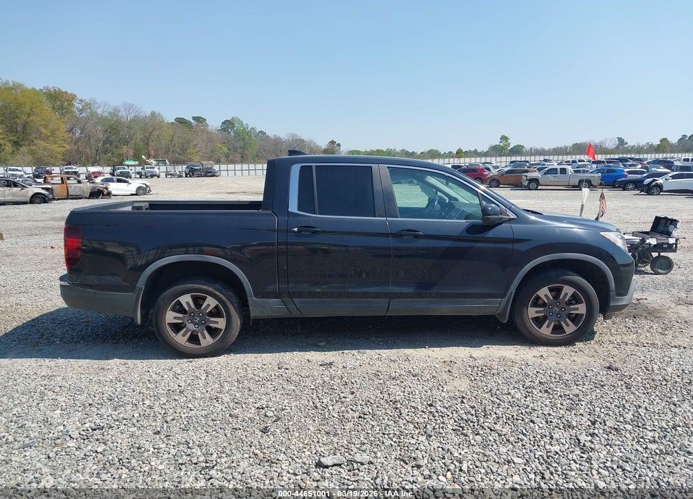 2017 HONDA RIDGELINE RTL VIN: 5FPYK3F55HB013977