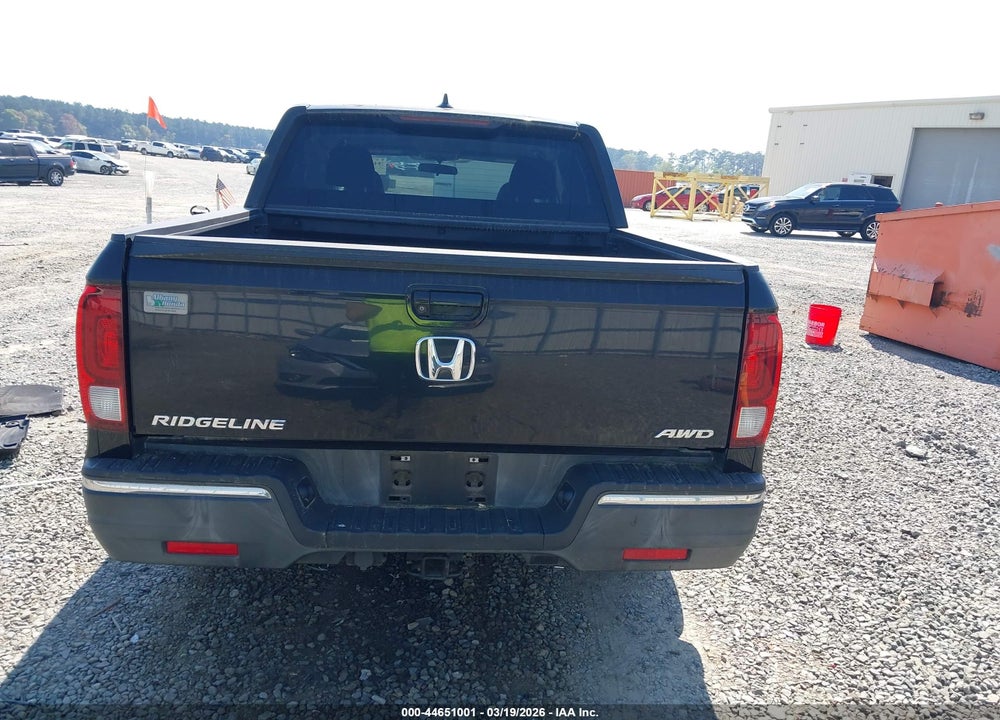 2017 HONDA RIDGELINE RTL VIN: 5FPYK3F55HB013977
