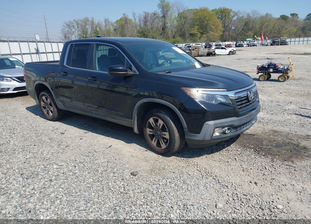 2017 HONDA RIDGELINE RTL VIN: 5FPYK3F55HB013977