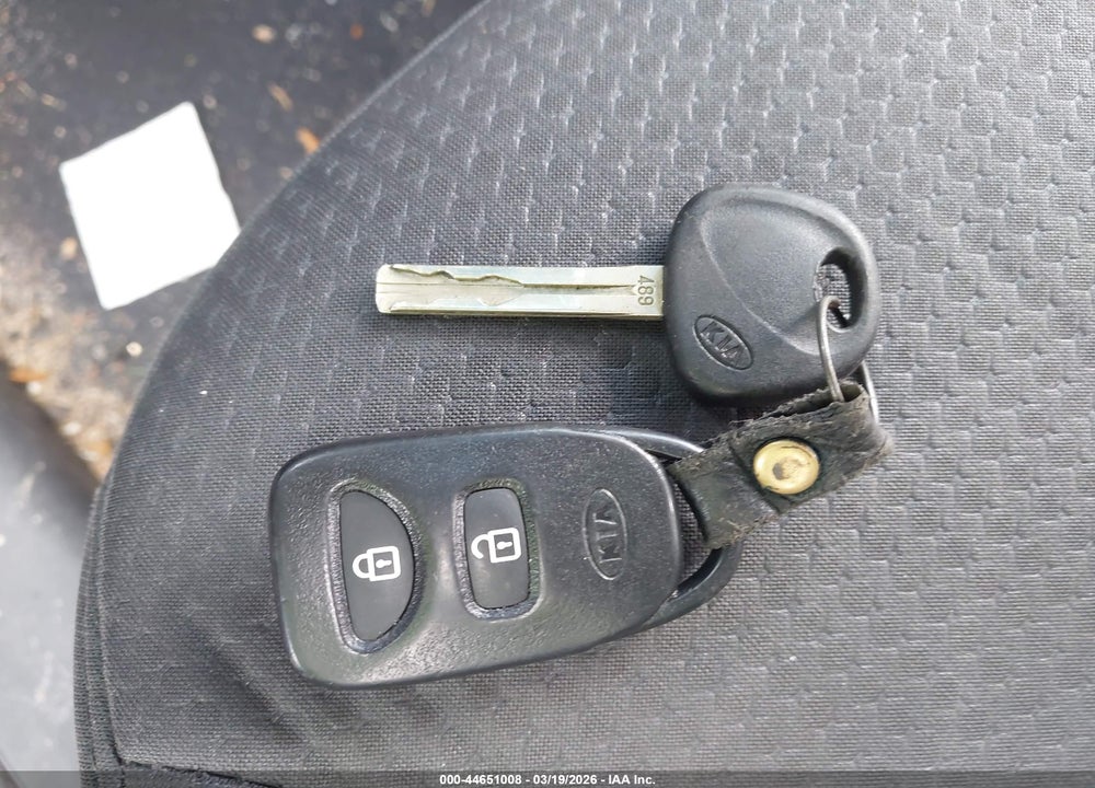 2012 KIA SORENTO LX VIN: 5XYKT3A61CG264380
