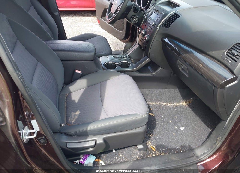 2012 KIA SORENTO LX VIN: 5XYKT3A61CG264380