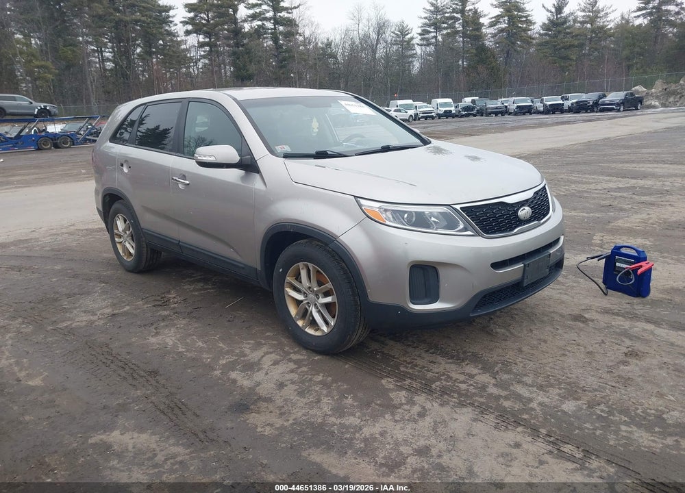 2014 KIA SORENTO LX VIN: 5XYKT3A62EG520061