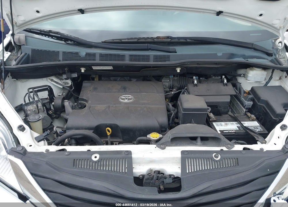 2011 TOYOTA SIENNA LE V6 VIN: 5TDKK3DC1BS081096