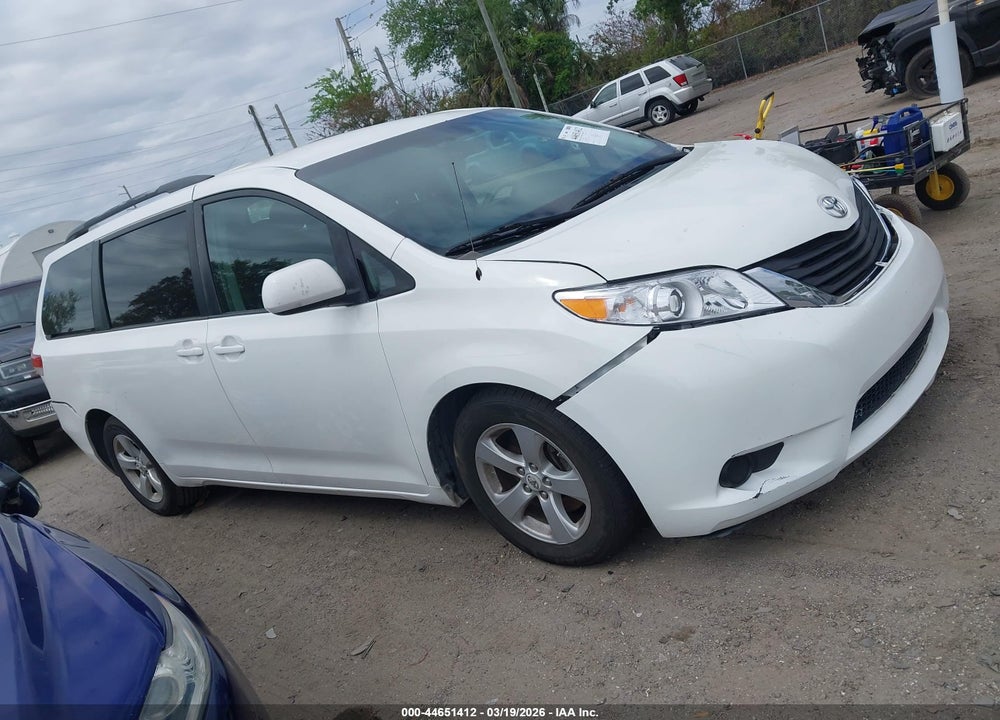 2011 TOYOTA SIENNA LE V6 VIN: 5TDKK3DC1BS081096