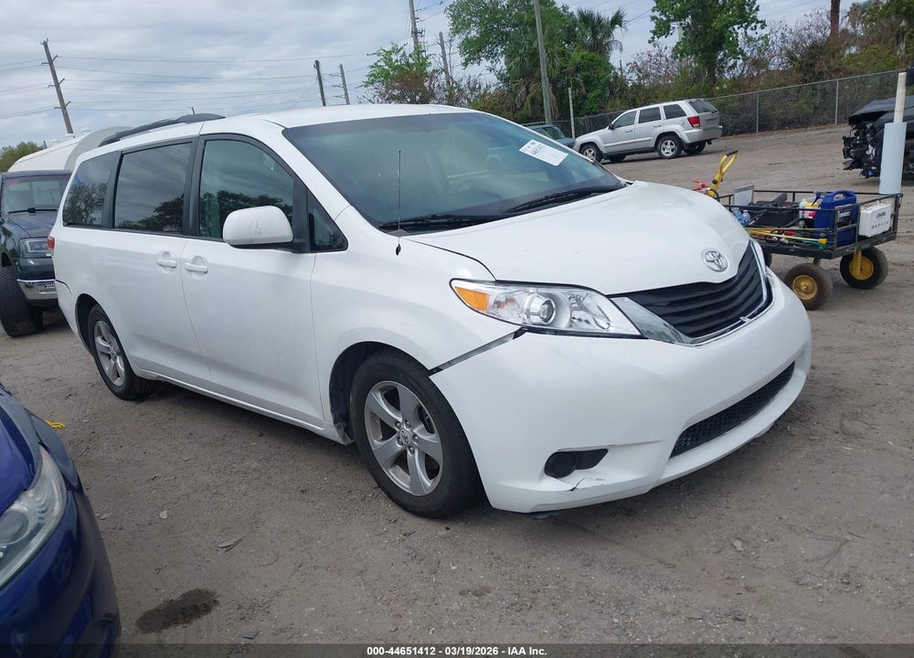 2011 TOYOTA SIENNA LE V6 VIN: 5TDKK3DC1BS081096