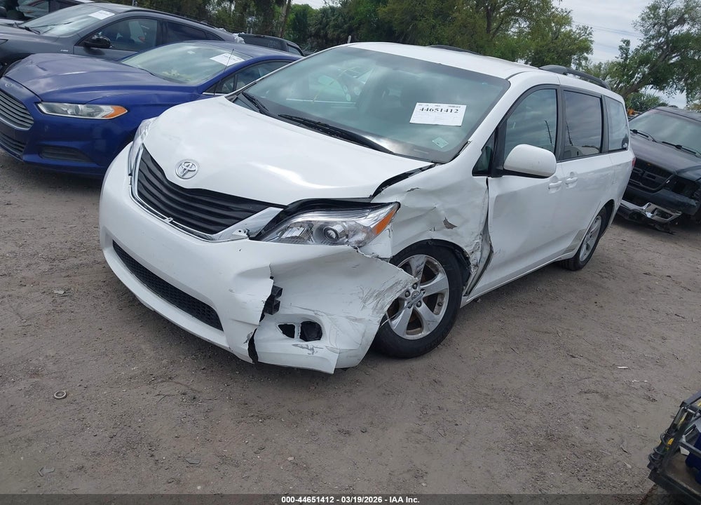 2011 TOYOTA SIENNA LE V6 VIN: 5TDKK3DC1BS081096