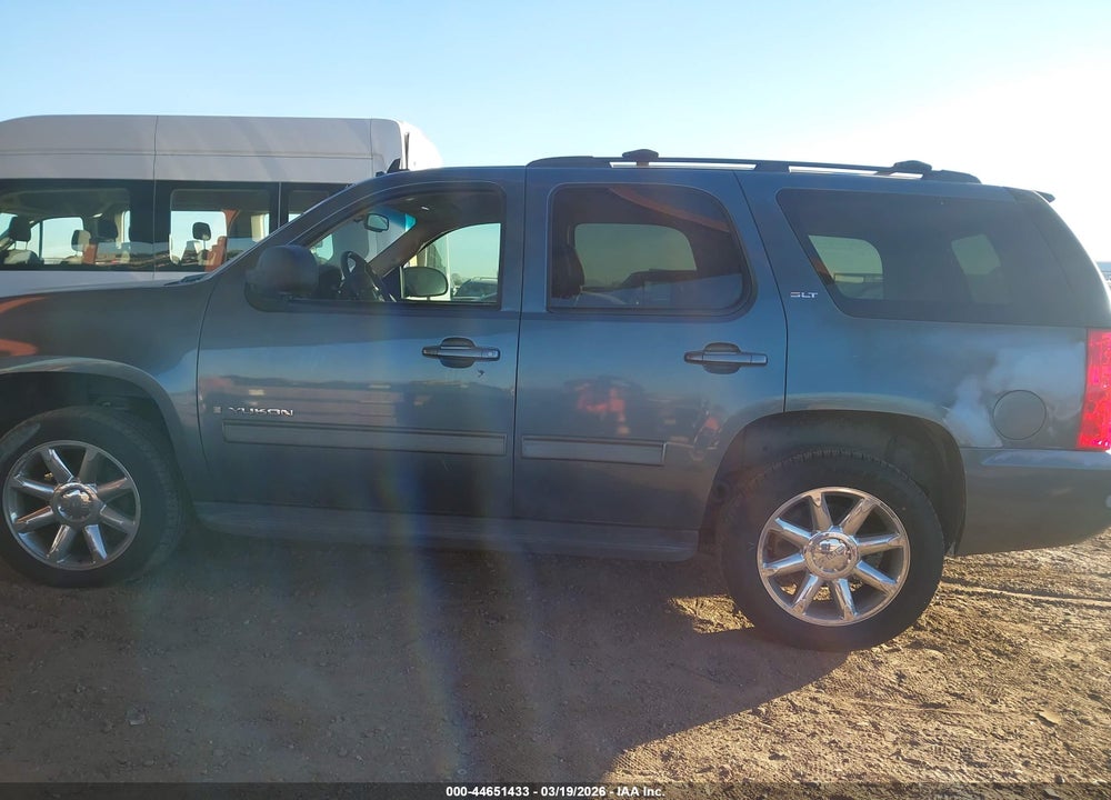 2009 GMC YUKON SLT2 VIN: 1GKFK33009R246903