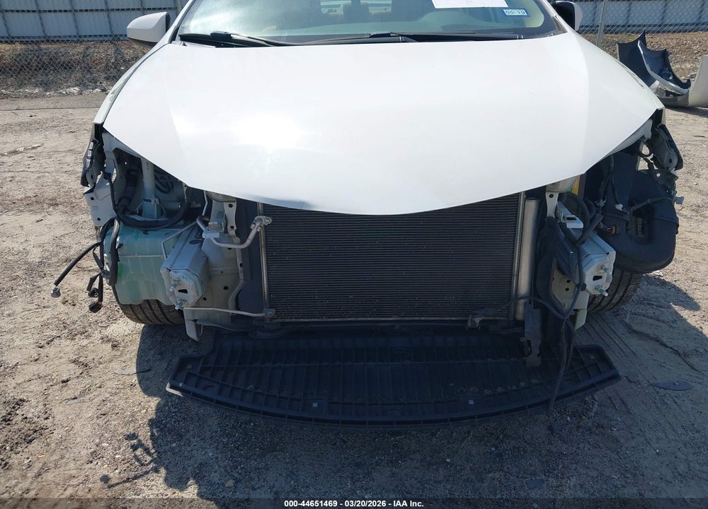2015 TOYOTA COROLLA LE VIN: 5YFBURHE8FP287295