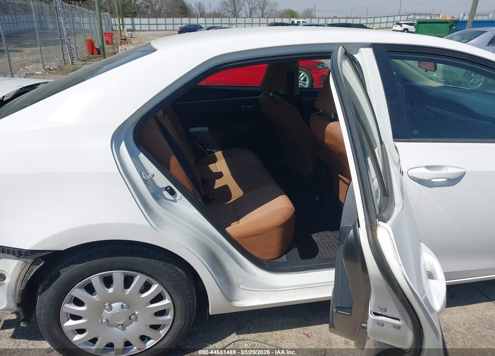 2015 TOYOTA COROLLA LE VIN: 5YFBURHE8FP287295