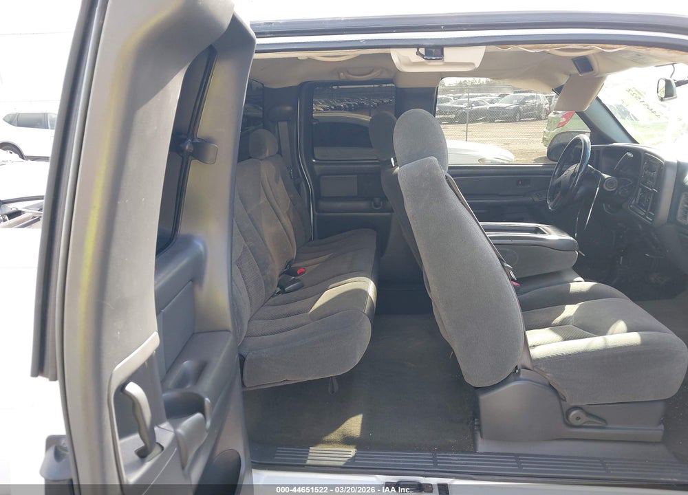 2004 CHEVROLET SILVERADO 1500 LS VIN: 2GCEC19T741292367