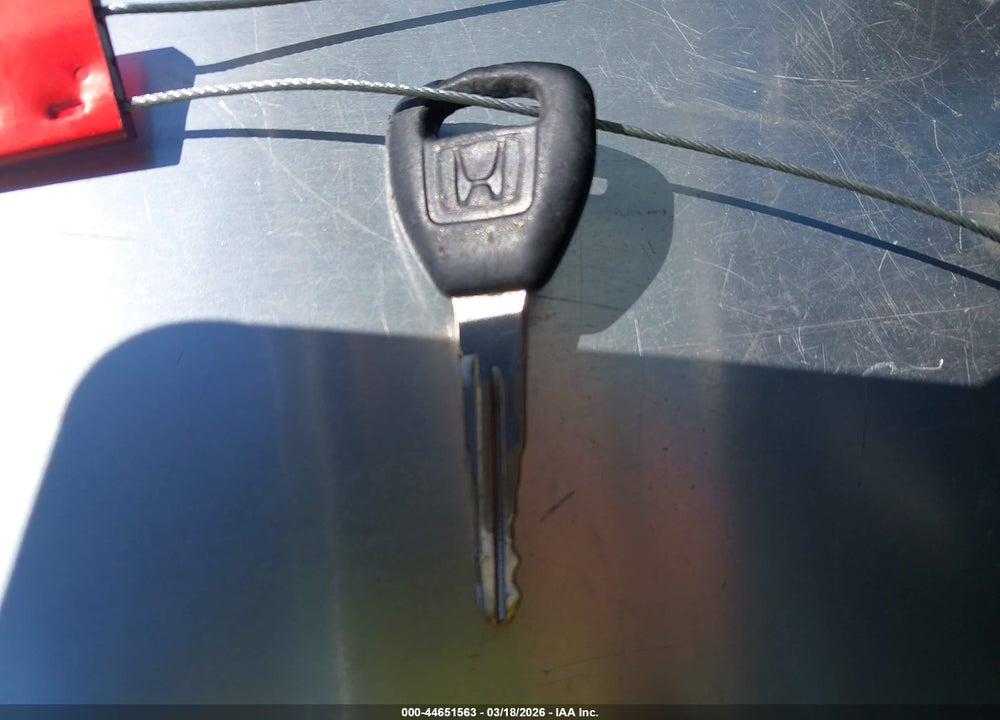 2001 HONDA CIVIC LX VIN: 1HGES15581L005586
