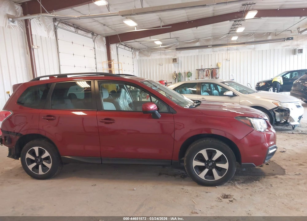 2018 SUBARU FORESTER 2.5I PREMIUM VIN: JF2SJAGC0JH402634