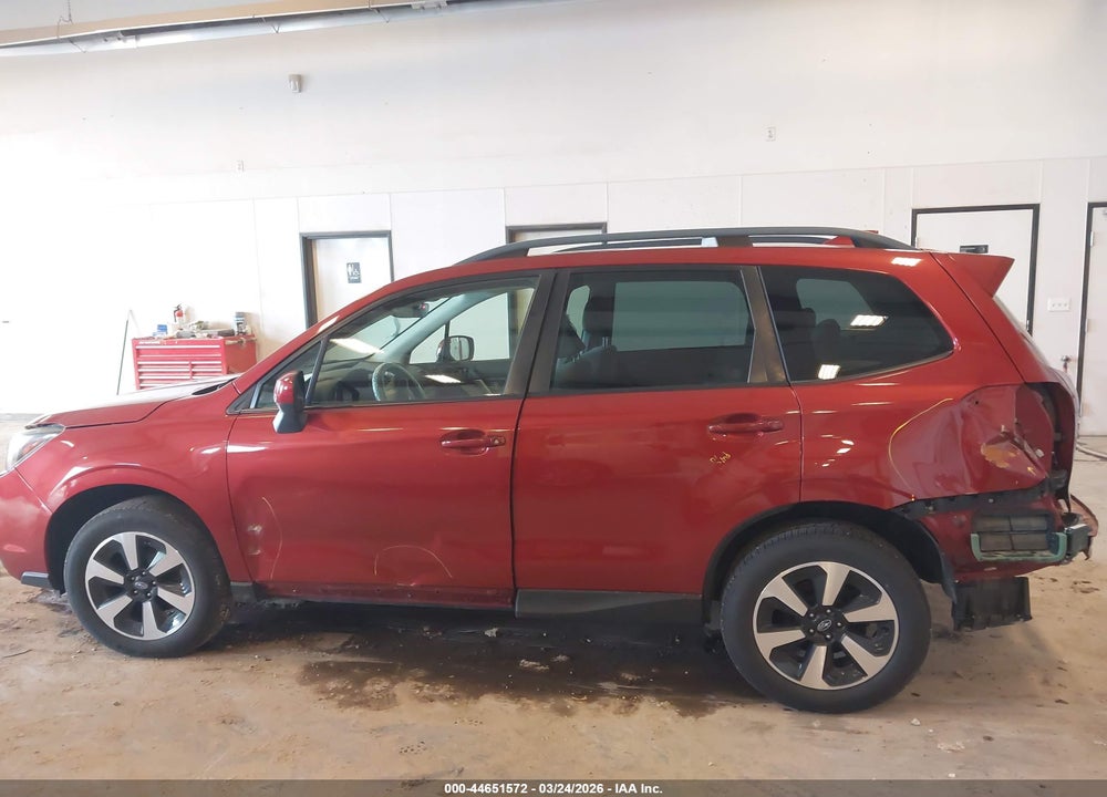 2018 SUBARU FORESTER 2.5I PREMIUM VIN: JF2SJAGC0JH402634