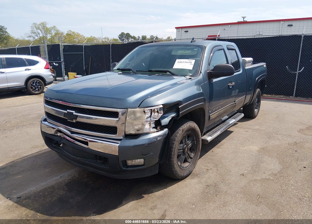 2011 CHEVROLET SILVERADO 1500 LT VIN: 1GCRKSE39BZ245488