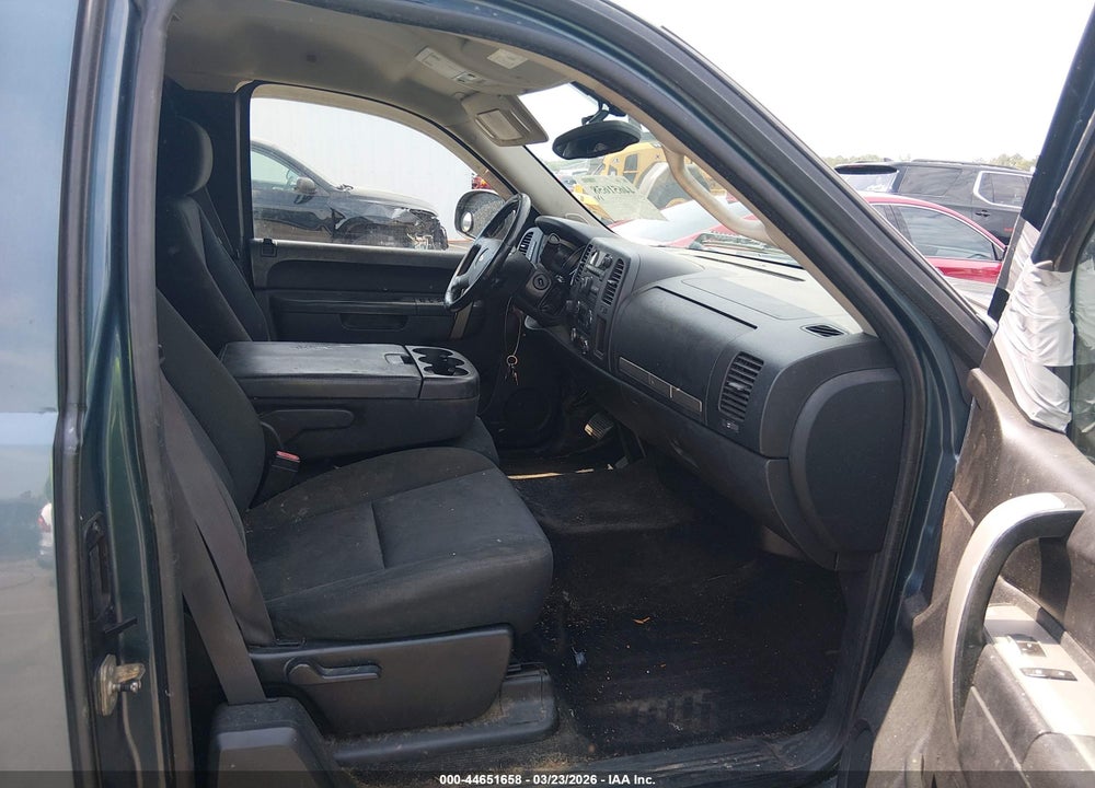 2011 CHEVROLET SILVERADO 1500 LT VIN: 1GCRKSE39BZ245488