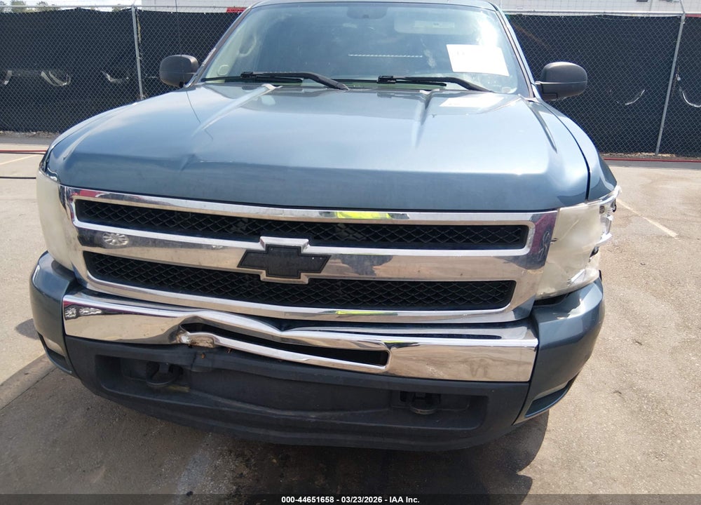 2011 CHEVROLET SILVERADO 1500 LT VIN: 1GCRKSE39BZ245488
