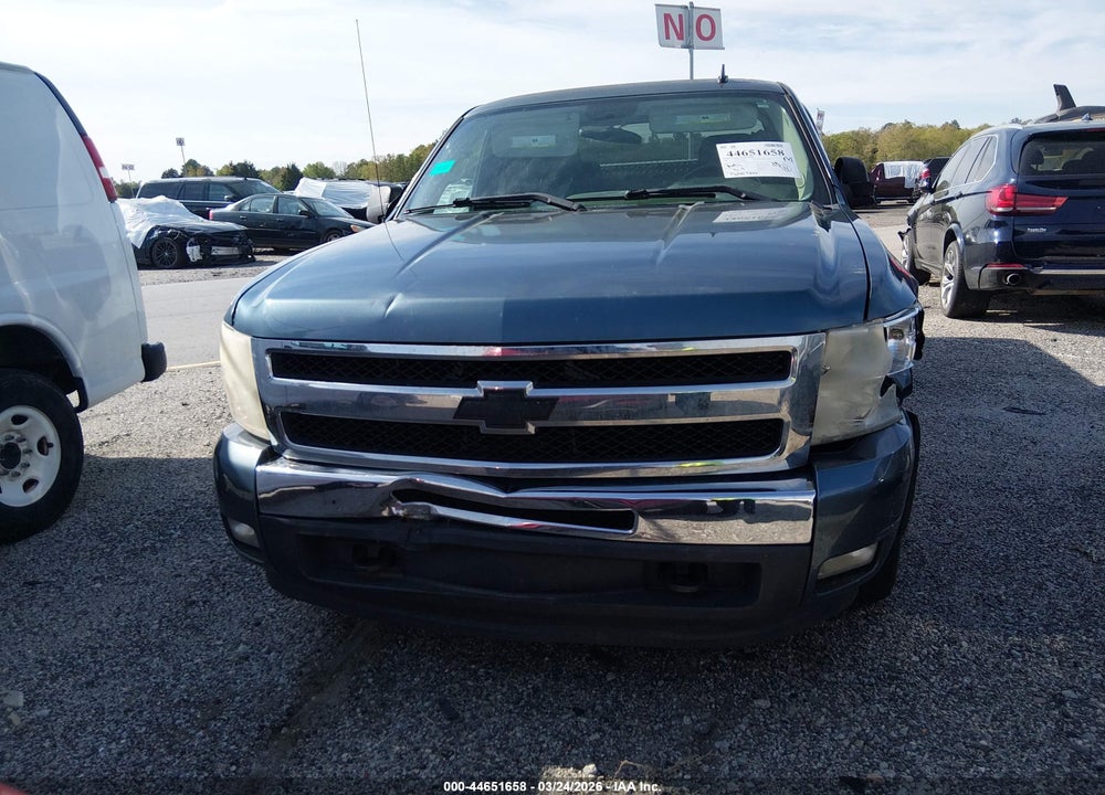 2011 CHEVROLET SILVERADO 1500 LT VIN: 1GCRKSE39BZ245488