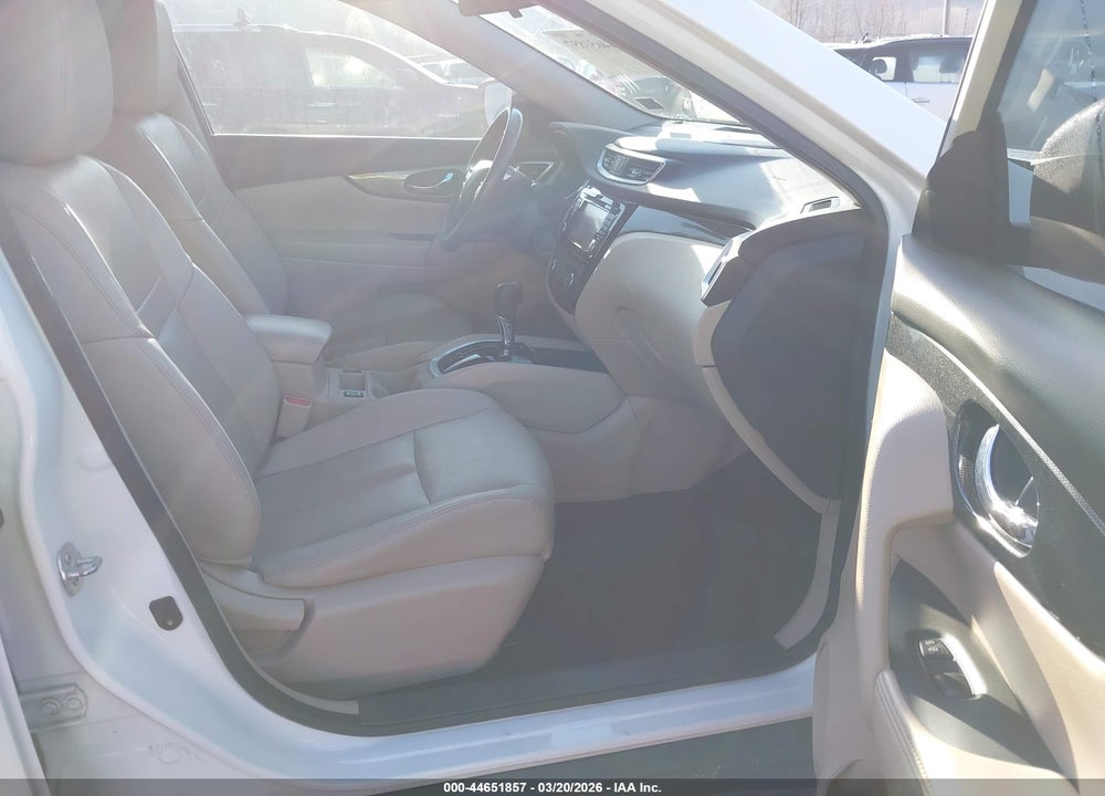 2016 NISSAN ROGUE SL VIN: 5N1AT2MV5GC917081