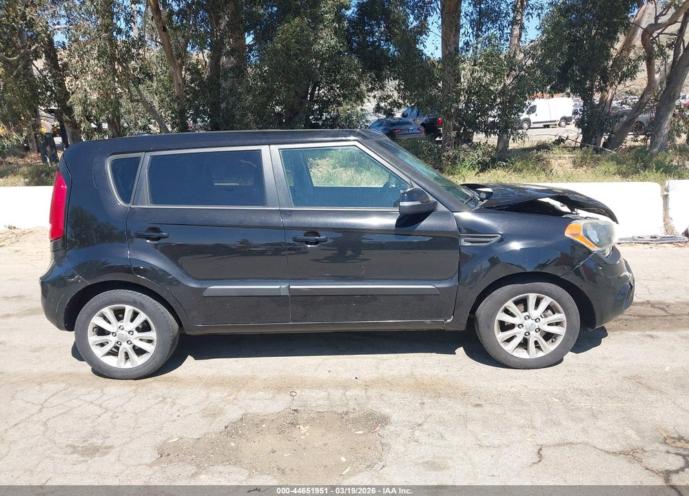 2013 KIA SOUL + VIN: KNDJT2A60D7750215