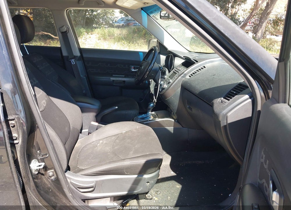 2013 KIA SOUL + VIN: KNDJT2A60D7750215