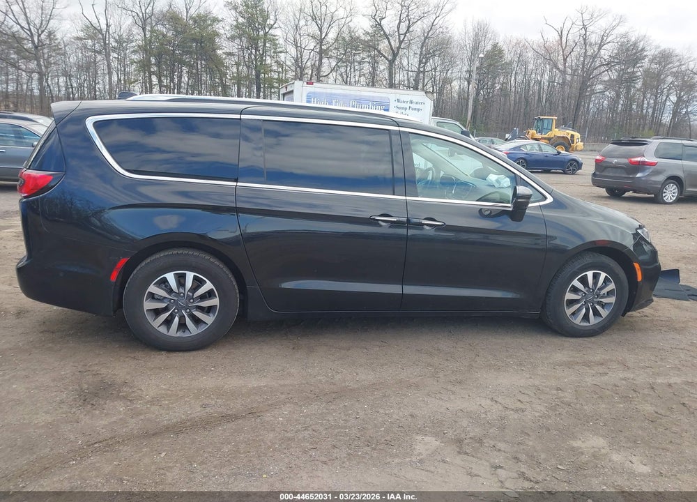 2021 CHRYSLER PACIFICA HYBRID TOURING L VIN: 2C4RC1L74MR606104