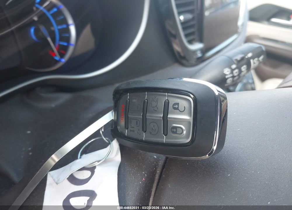 2021 CHRYSLER PACIFICA HYBRID TOURING L VIN: 2C4RC1L74MR606104