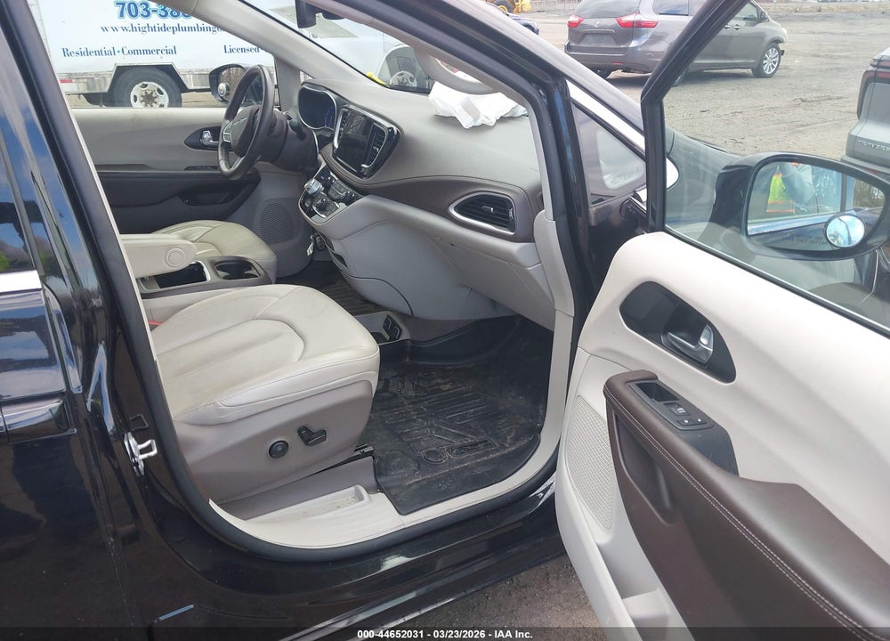 2021 CHRYSLER PACIFICA HYBRID TOURING L VIN: 2C4RC1L74MR606104
