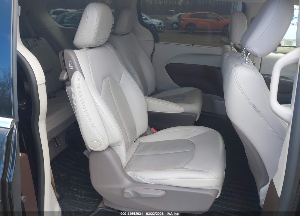 2021 CHRYSLER PACIFICA HYBRID TOURING L VIN: 2C4RC1L74MR606104