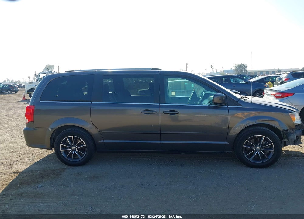 2017 DODGE GRAND CARAVAN SXT VIN: 2C4RDGCG7HR828383