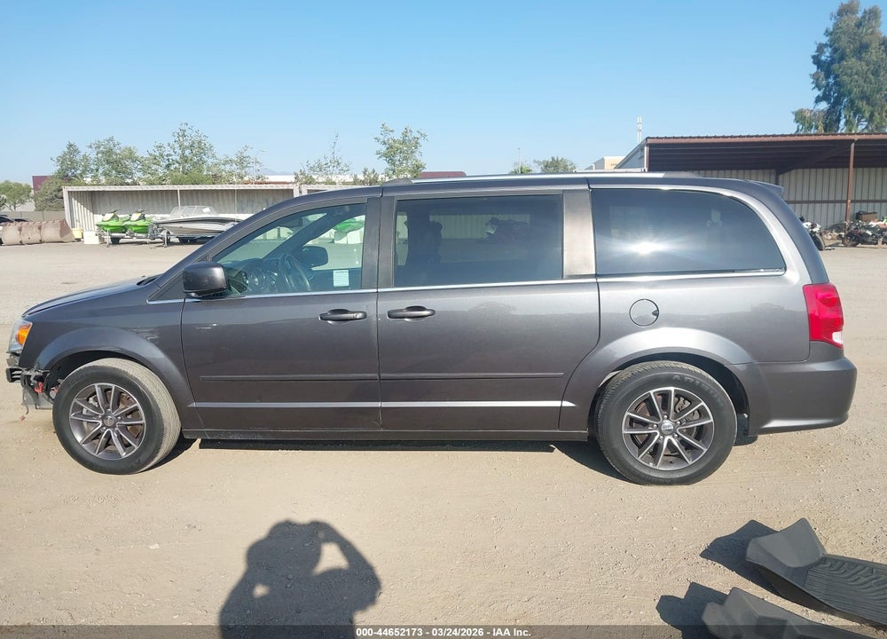 2017 DODGE GRAND CARAVAN SXT VIN: 2C4RDGCG7HR828383