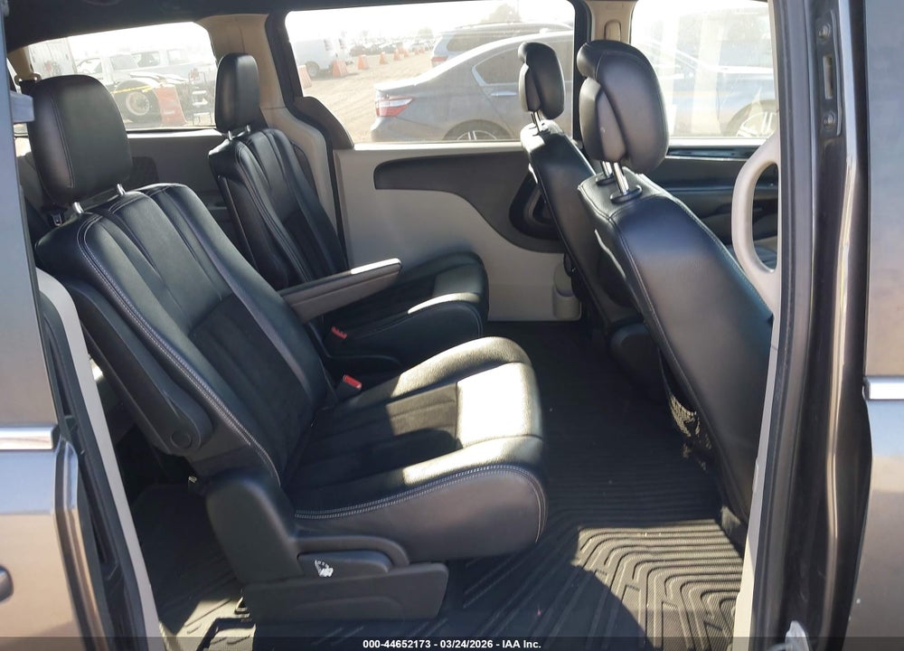 2017 DODGE GRAND CARAVAN SXT VIN: 2C4RDGCG7HR828383