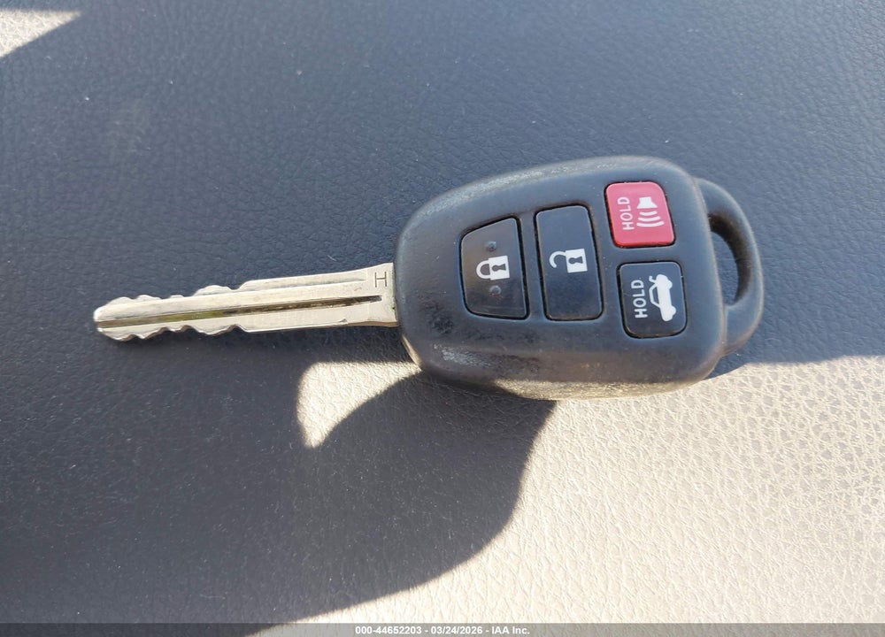 2014 TOYOTA COROLLA LE VIN: 2T1BURHE3EC035730
